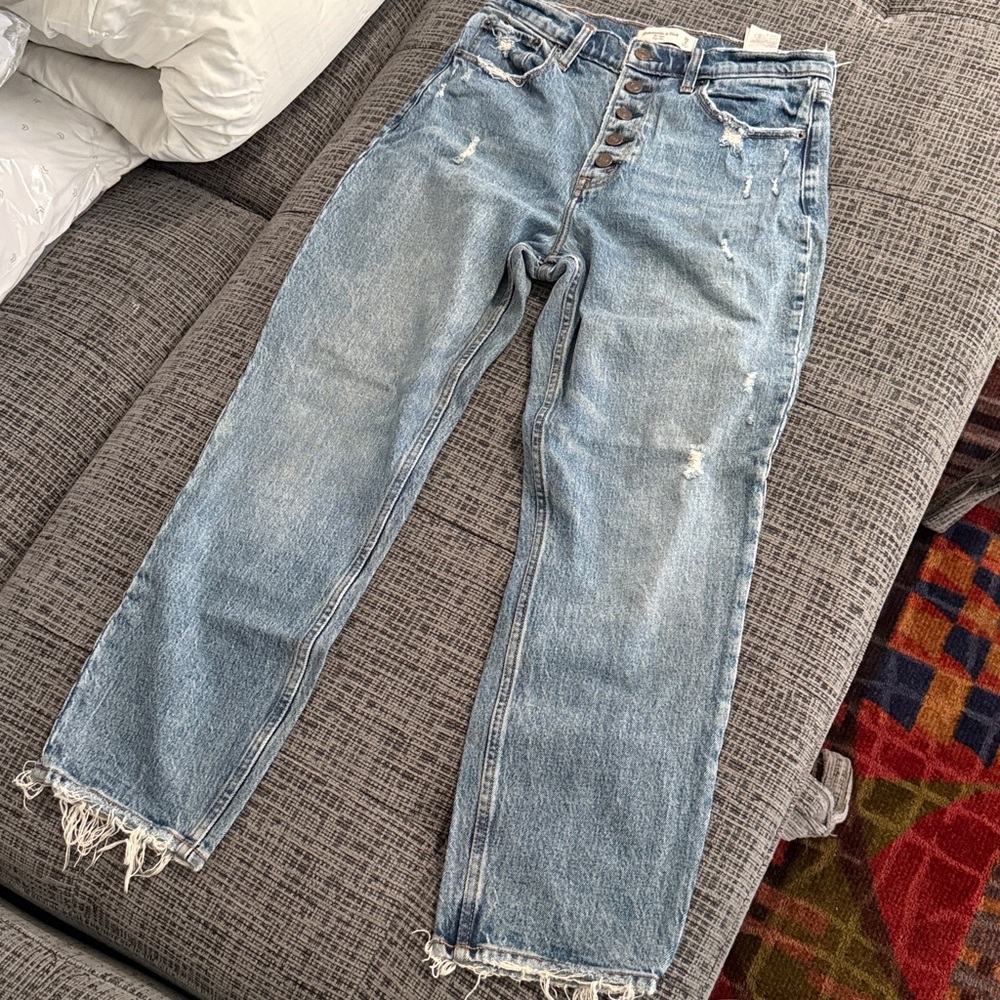 A&F | The Mom High Rise - Picture 7 of 9
